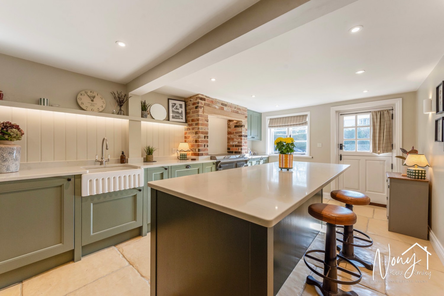 2 bedroom House for Sale Easton, Winchester