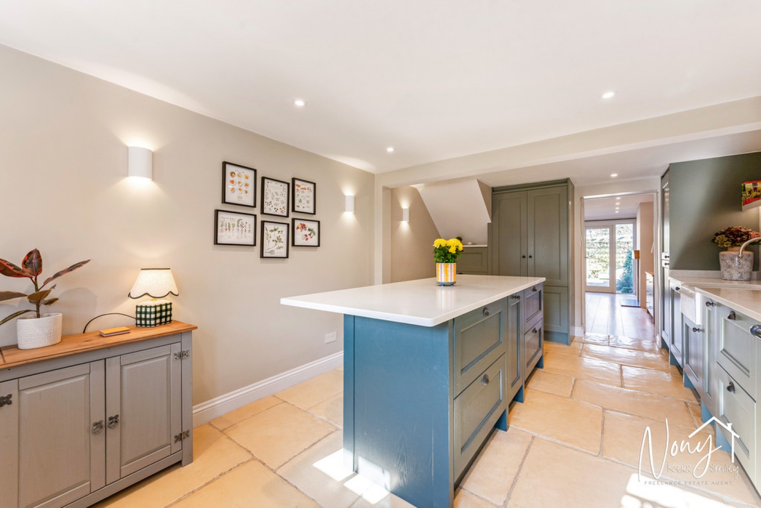 2 bedroom House for Sale Easton, Winchester
