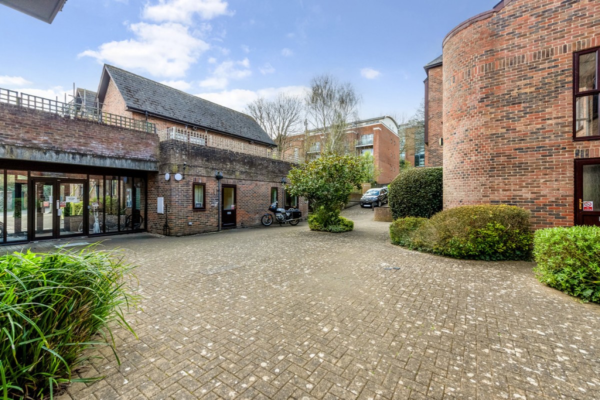 Bilberry Court, Staple Gardens