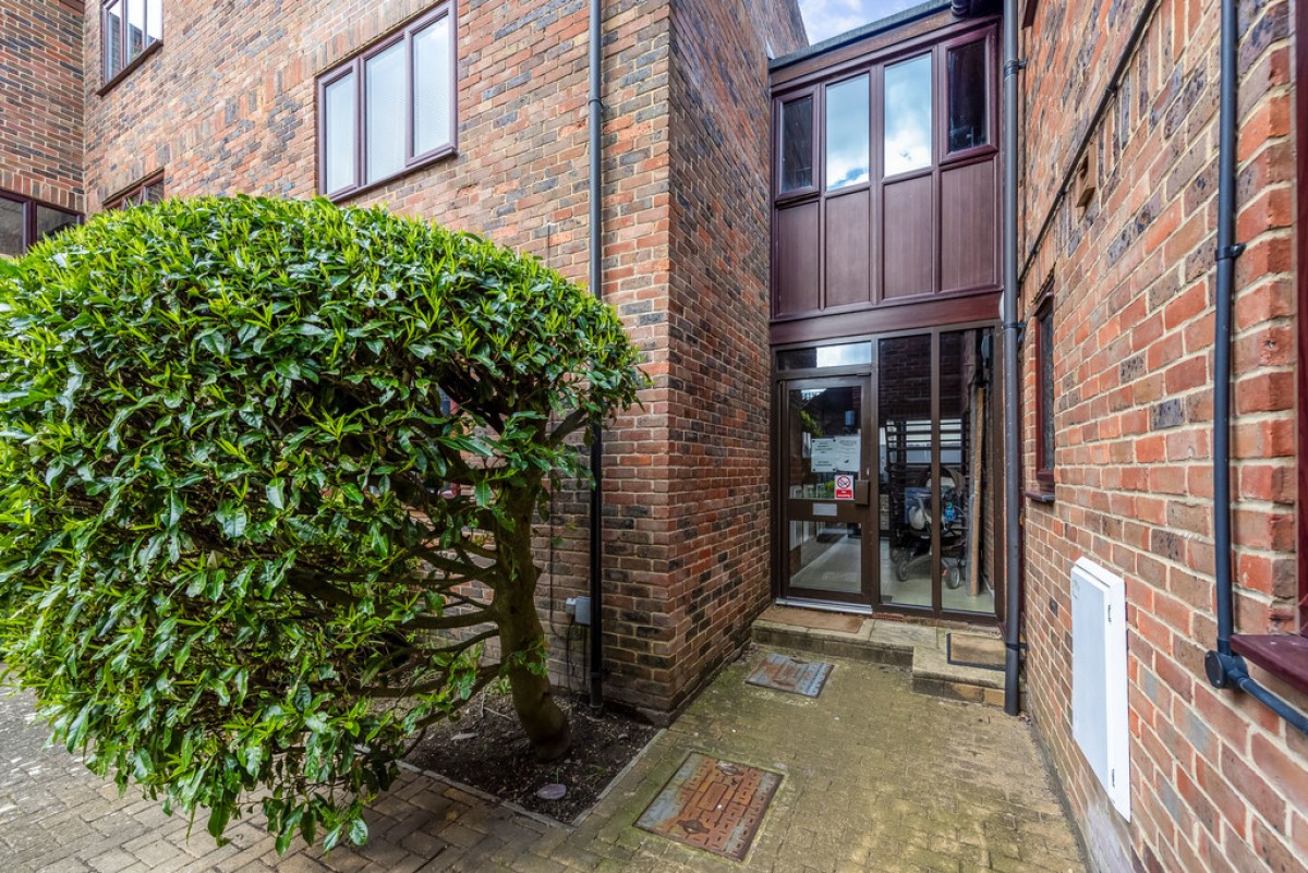 Bilberry Court, Staple Gardens
