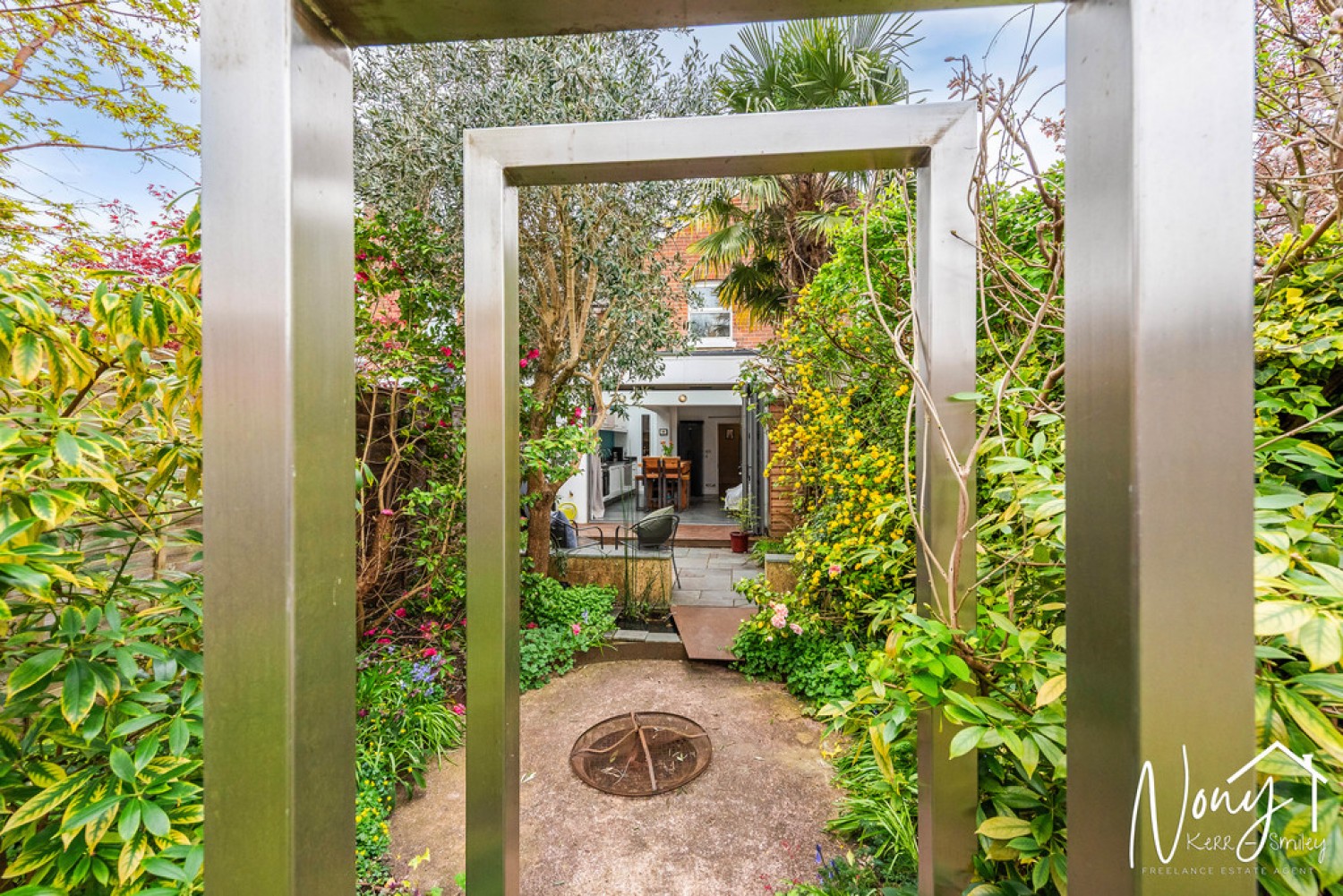 3 bedroom House for Sale Hyde Abbey Road