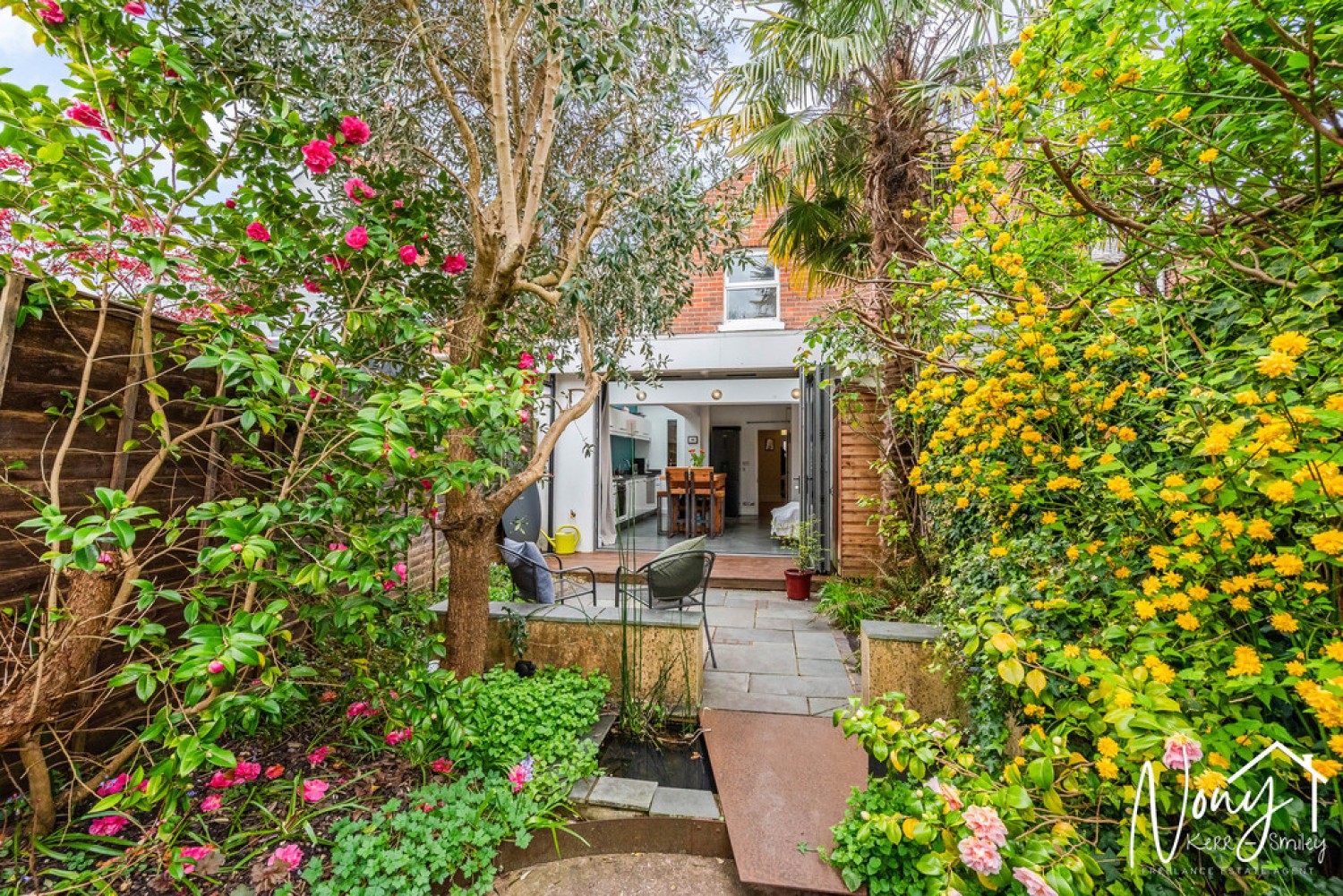 3 bedroom House for Sale Hyde Abbey Road