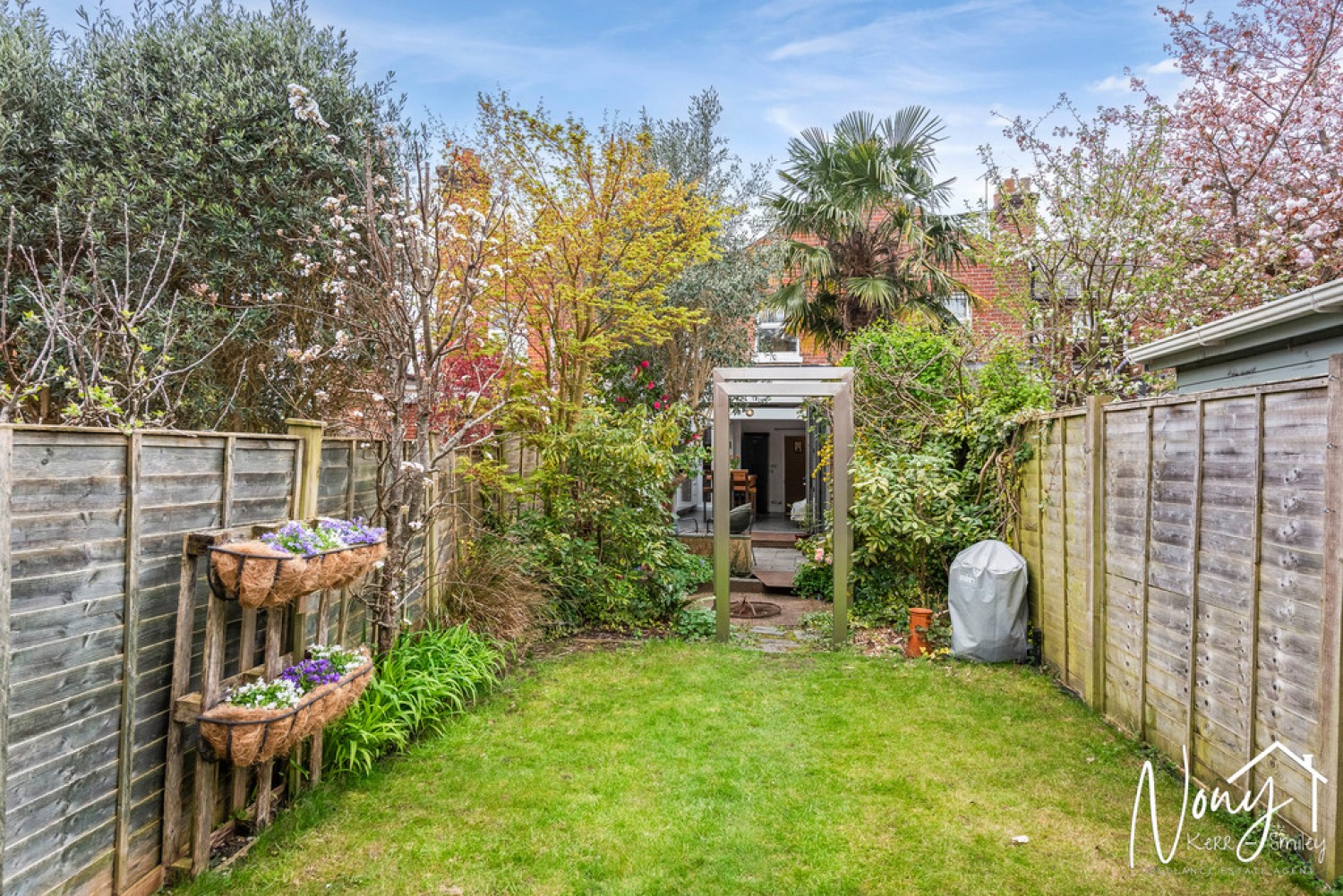 3 bedroom House for Sale Hyde Abbey Road