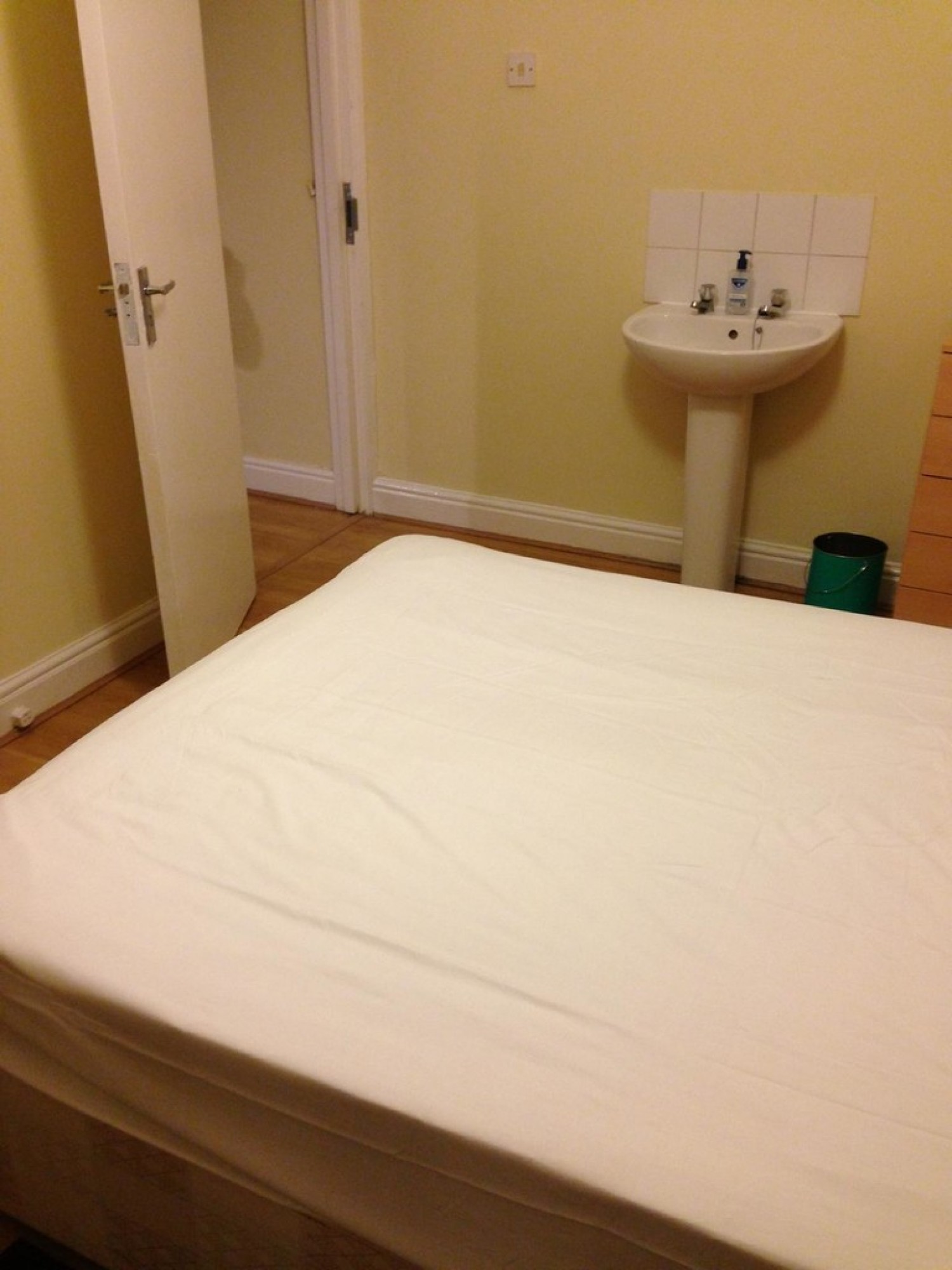 4 bedroom Flat for Letting Ripstone Gardens, Southampton