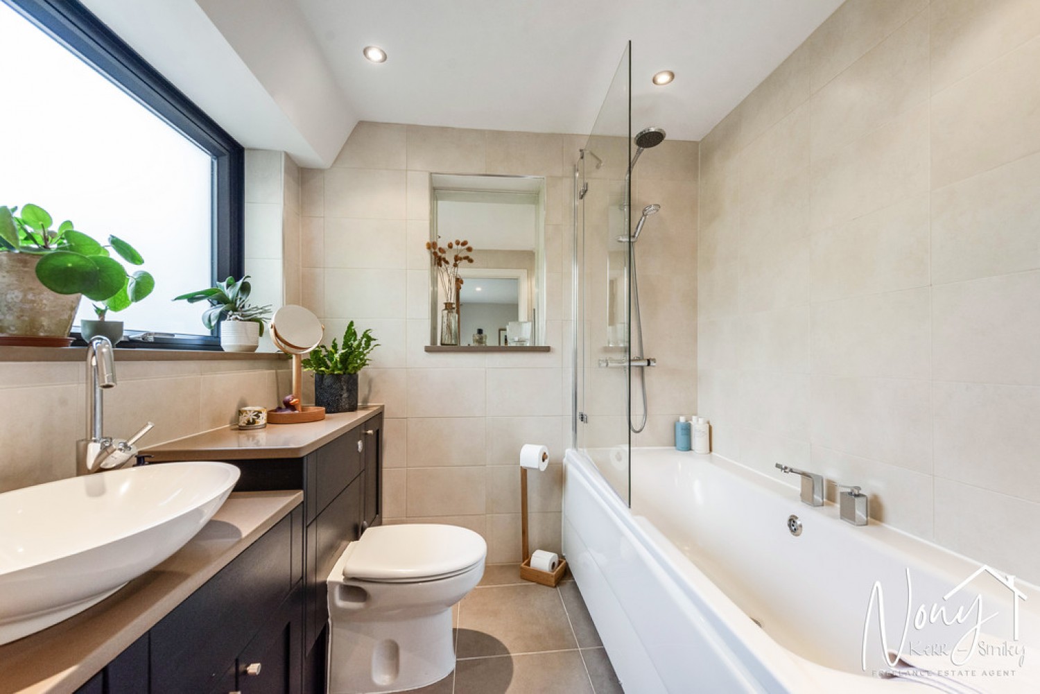 4 bedroom House for Sale Abbots Worthy, Winchester