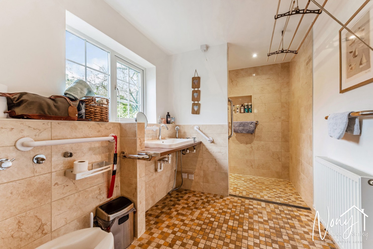 6 bedroom House for Sale Itchen Abbas