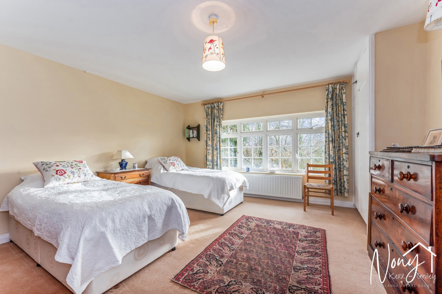 6 bedroom House for Sale Itchen Abbas