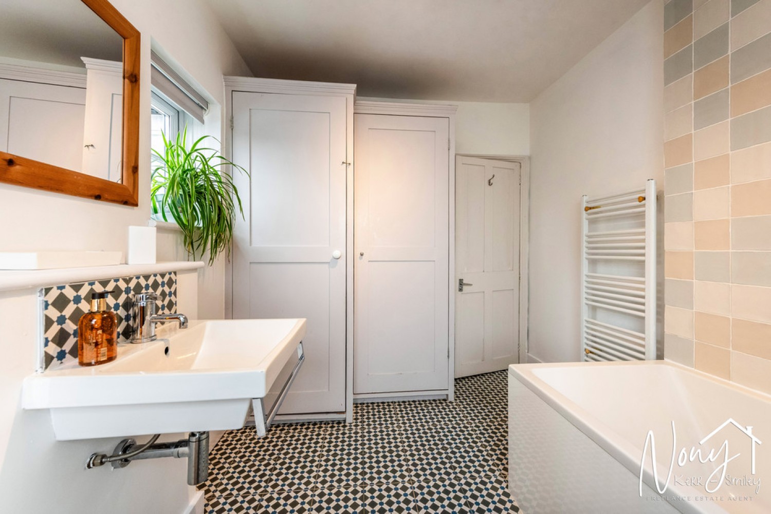 4 bedroom House for Sale Alresford Road, Winchester