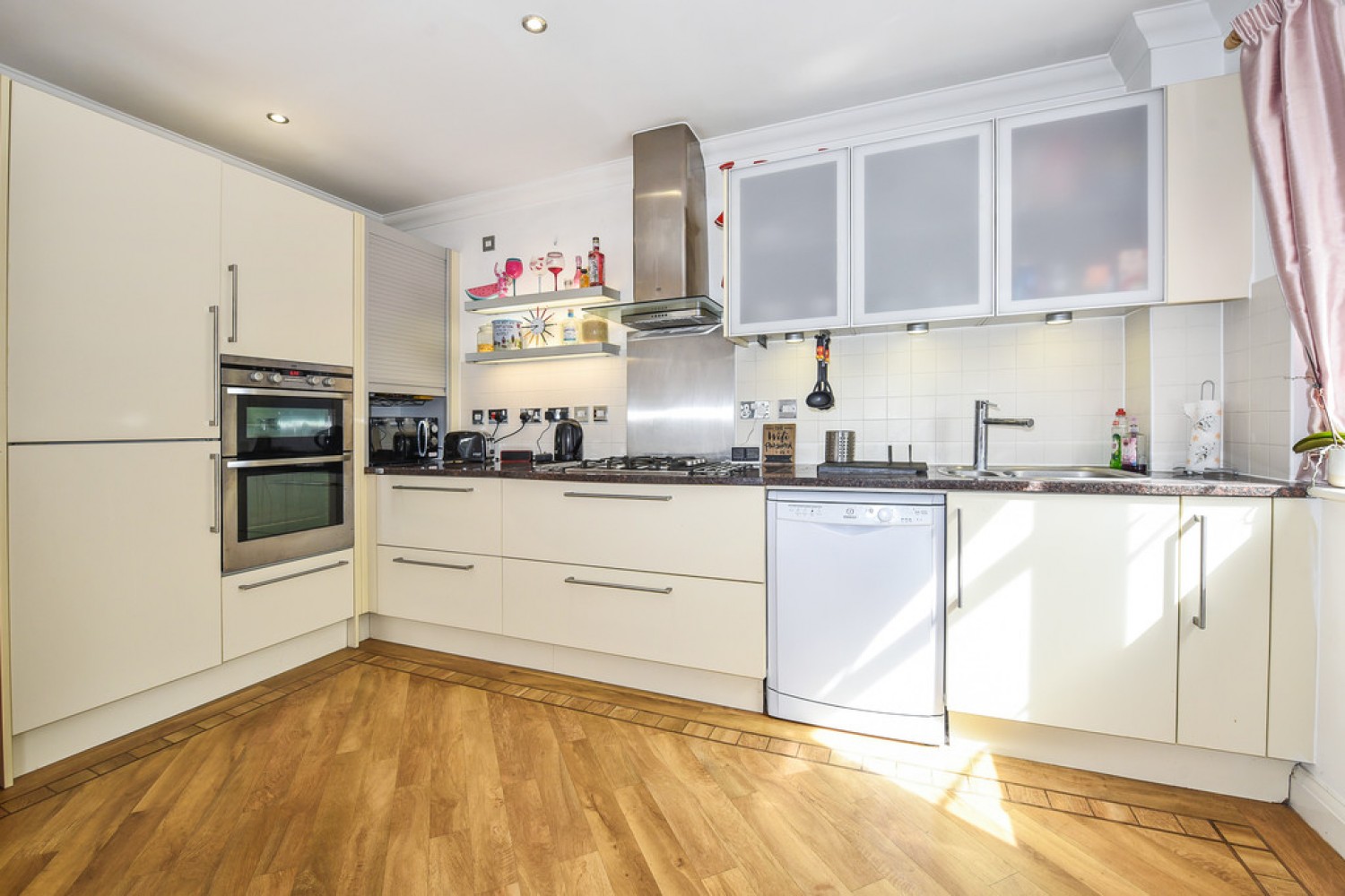 2 bedroom Flat for Sale Church Green Close, Winchester