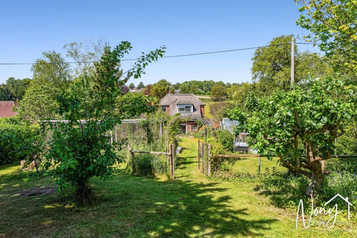 Hazeley Road, Twyford