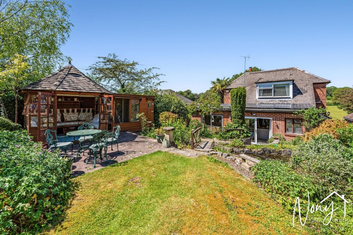 Hazeley Road, Twyford