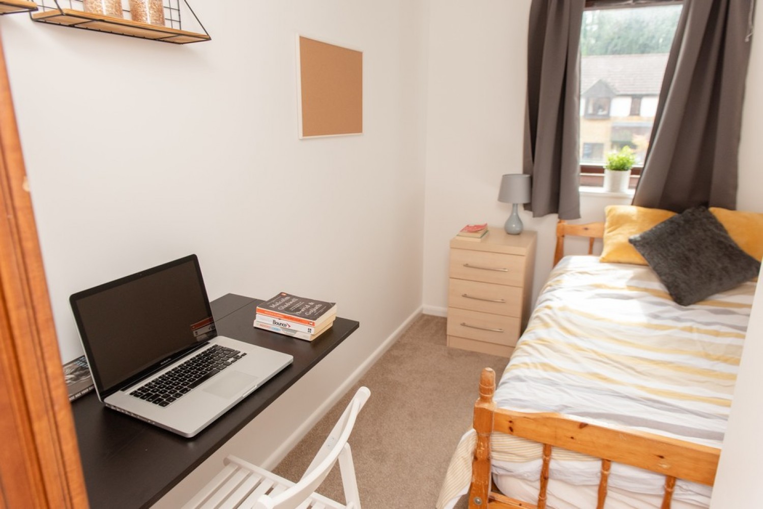 1 bedroom House of Multiple Occupation for Letting Honeysuckle Close, Badger Farm, Winchester