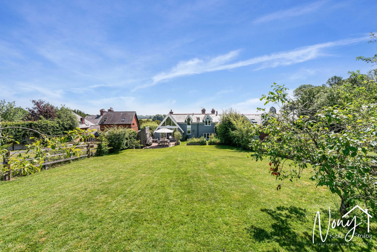5 bedroom House for Sale Church Lane, Northington