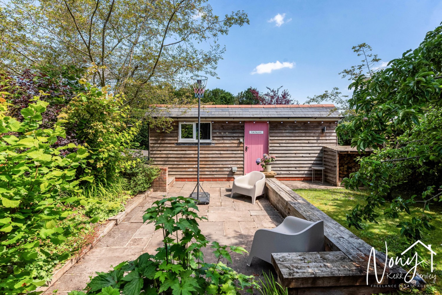 5 bedroom House for Sale Church Lane, Northington