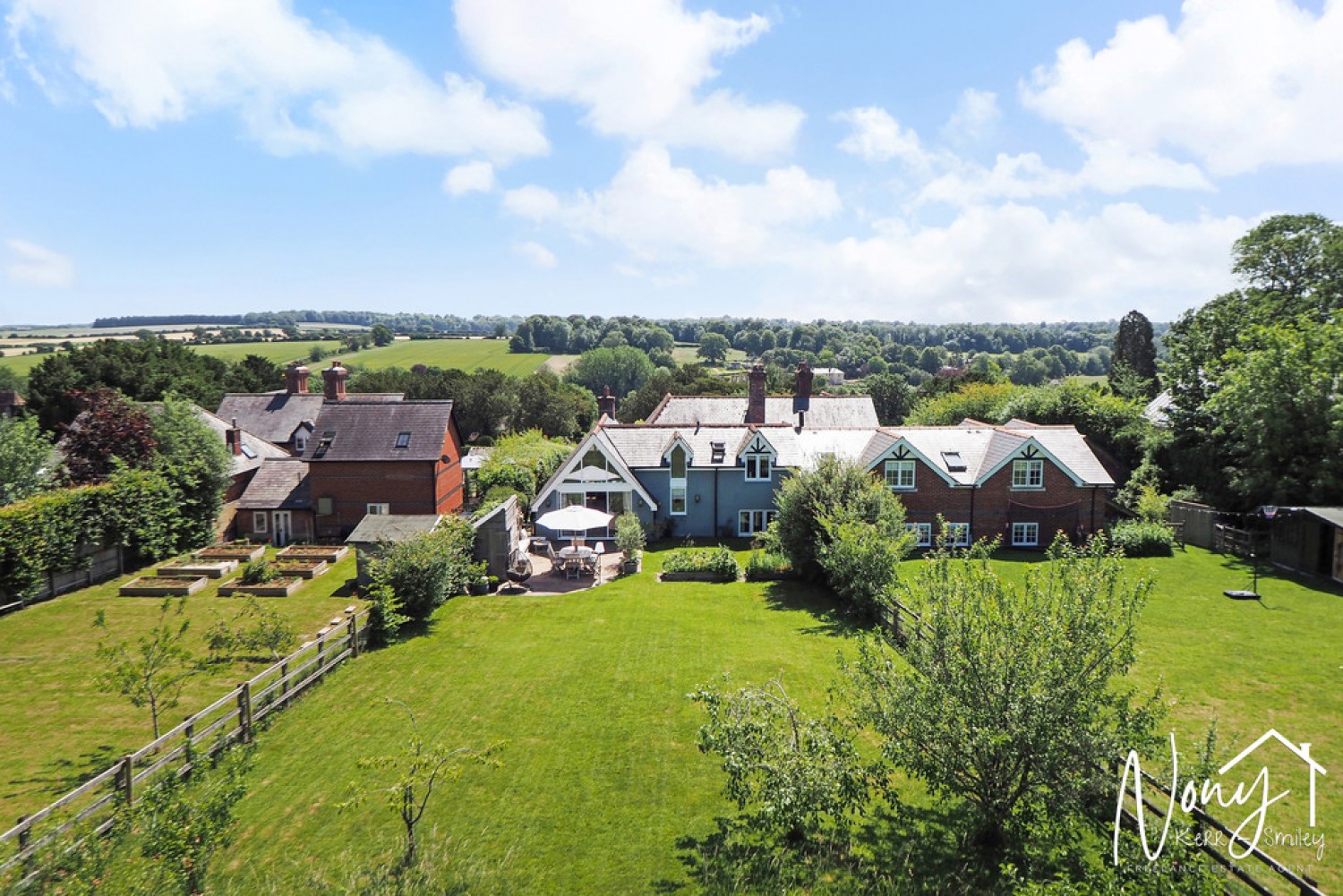 5 bedroom House for Sale Church Lane, Northington