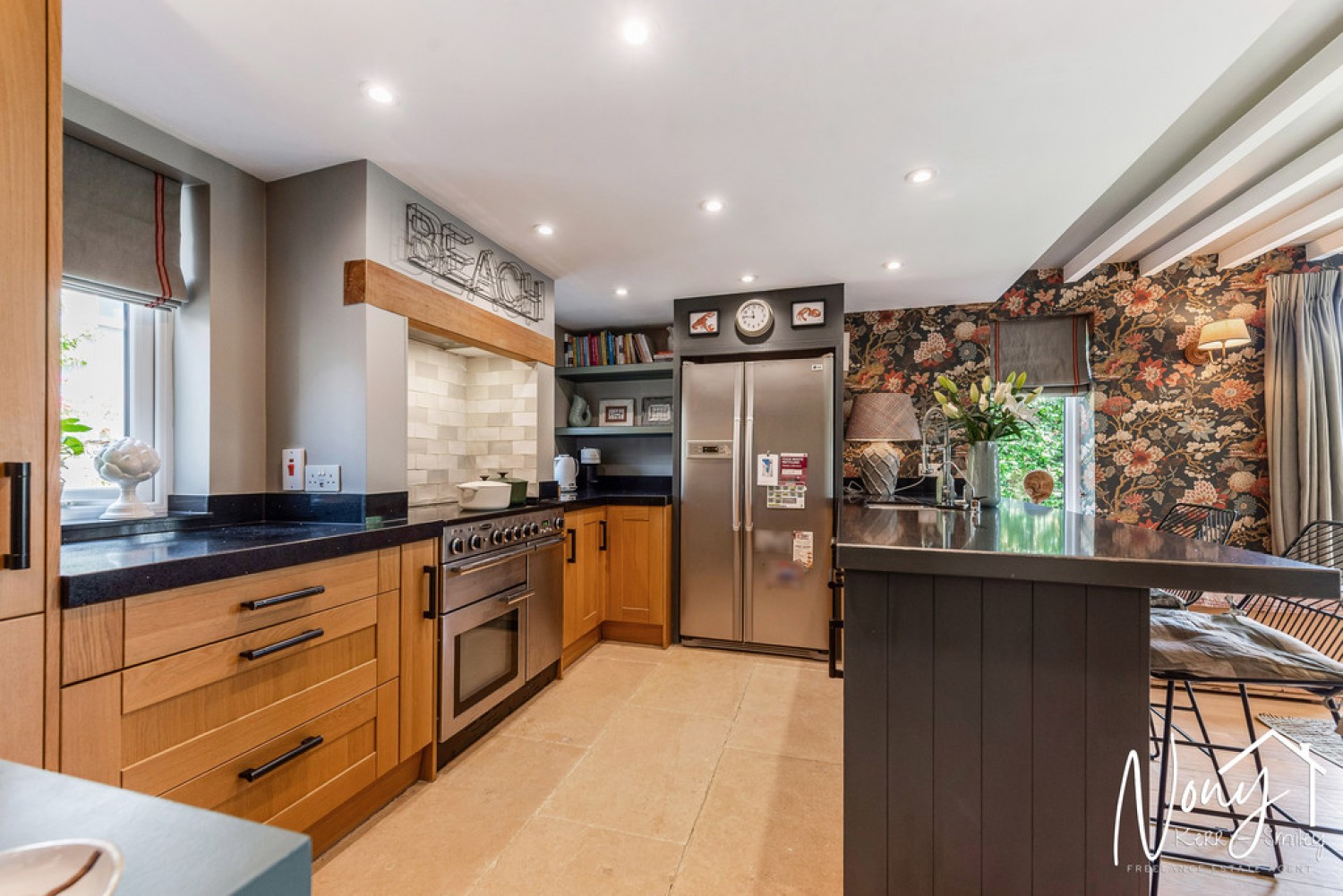 5 bedroom House for Sale Church Lane, Northington