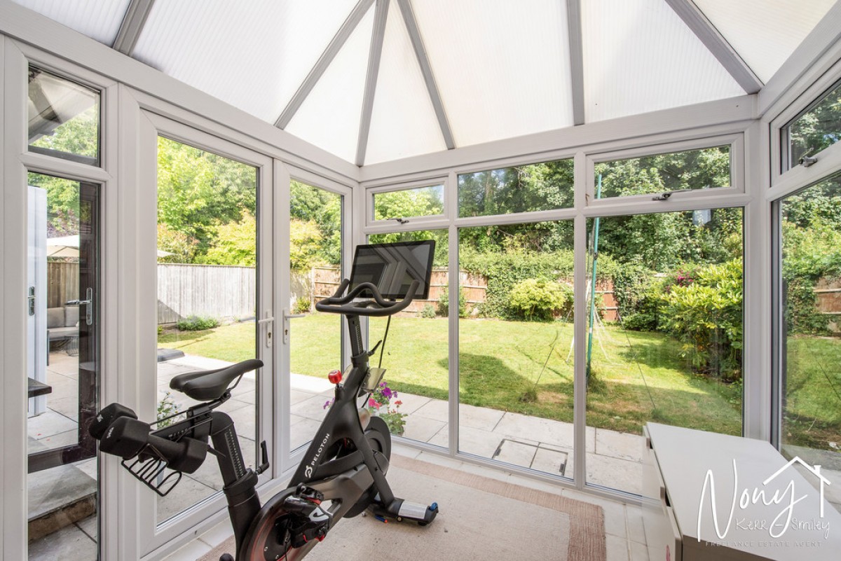 Wentworth Grange, St Cross