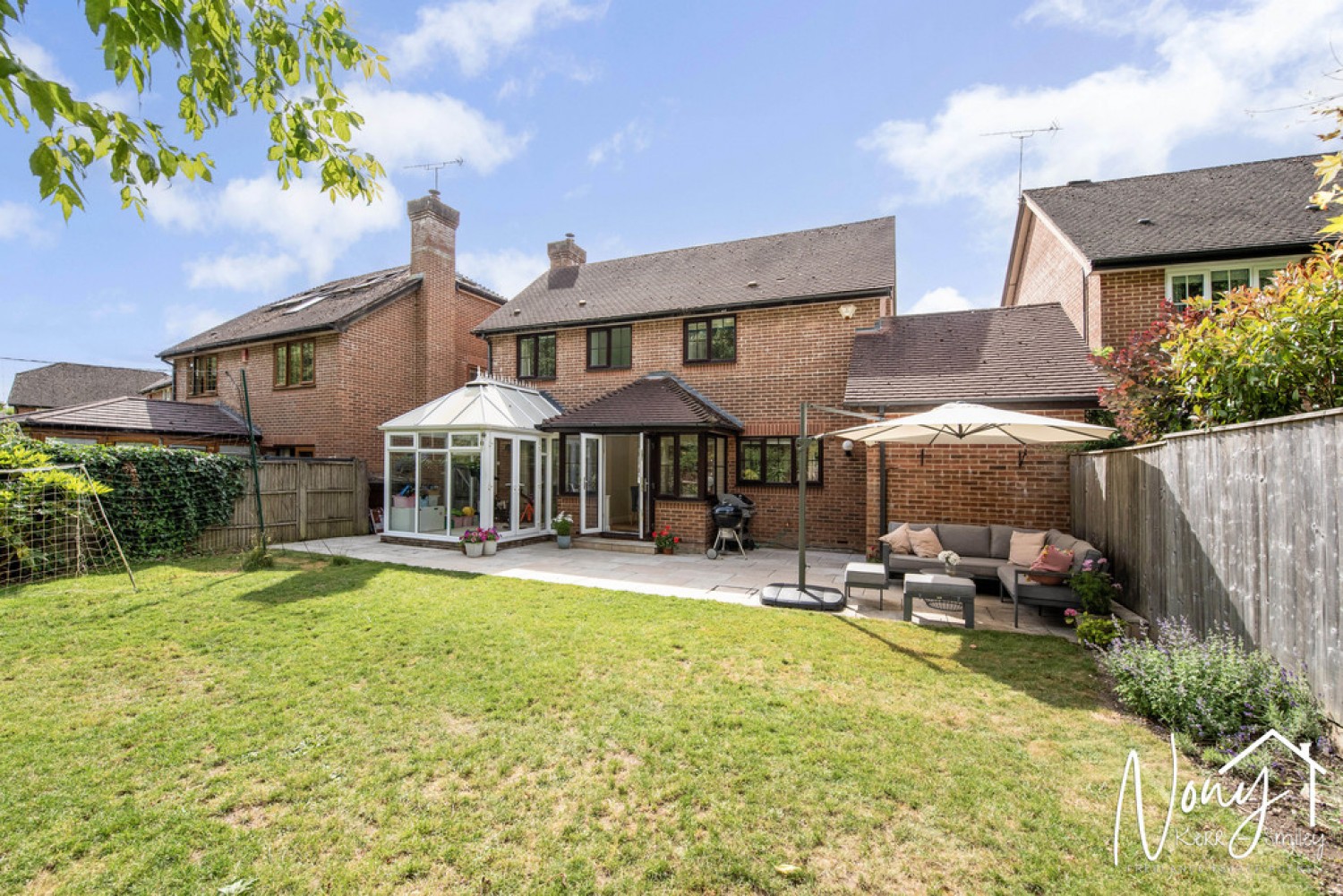 4 bedroom House for Sale Wentworth Grange, St Cross
