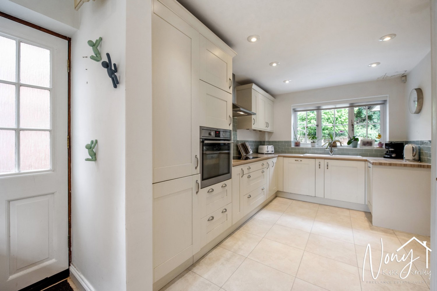 4 bedroom House for Sale Wentworth Grange, St Cross