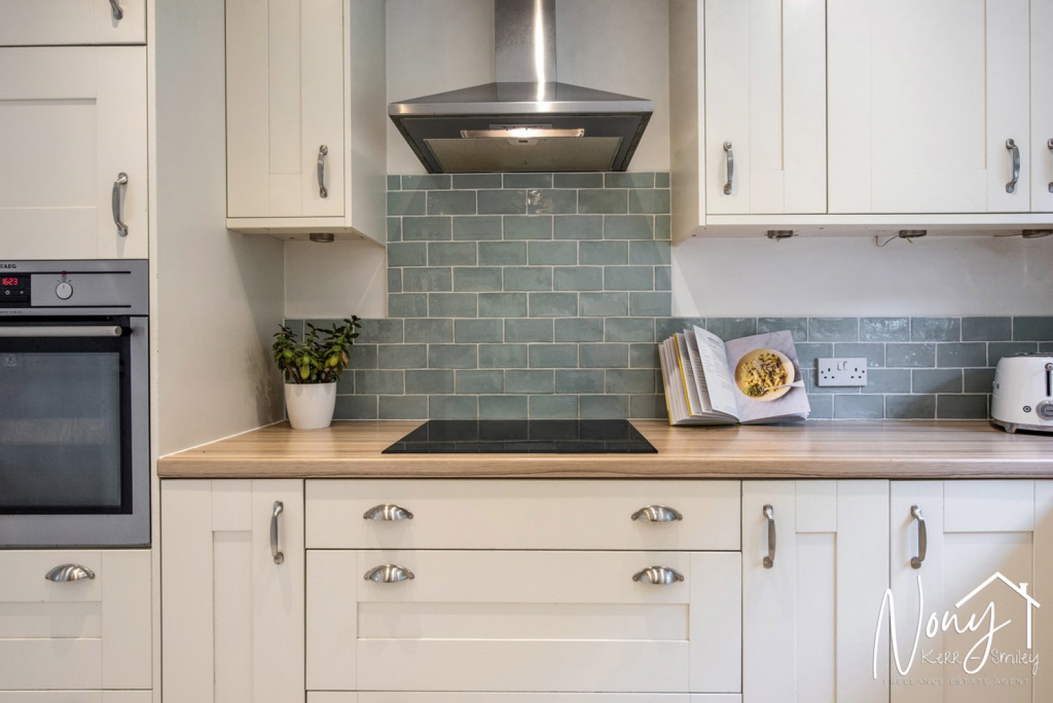 4 bedroom House for Sale Wentworth Grange, St Cross