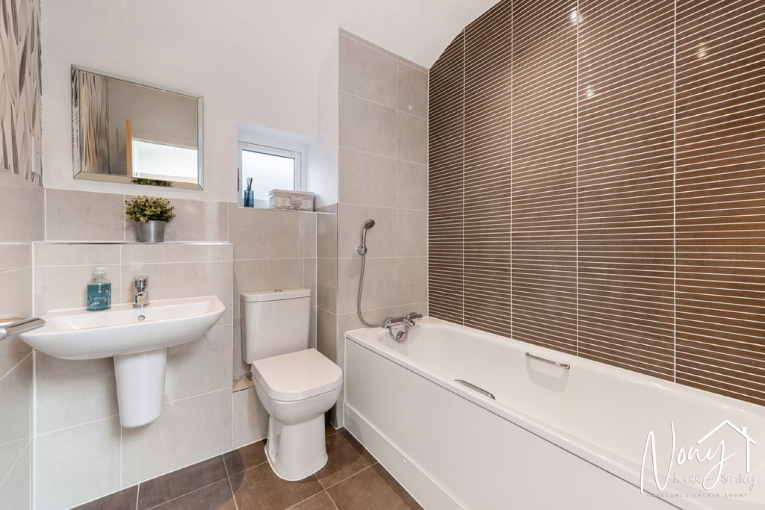 4 bedroom House for Sale Silverwood Mews, Winchester