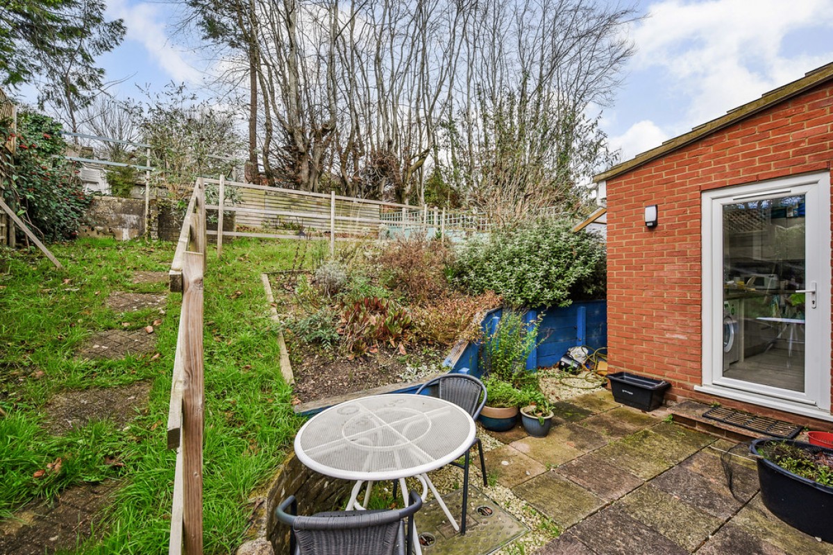 Thurmond Crescent, Winchester