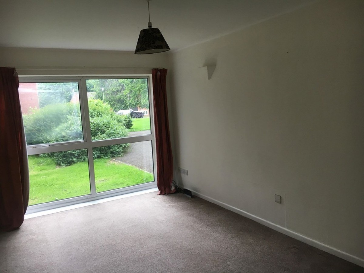 Greenhill Court, Lodge Close