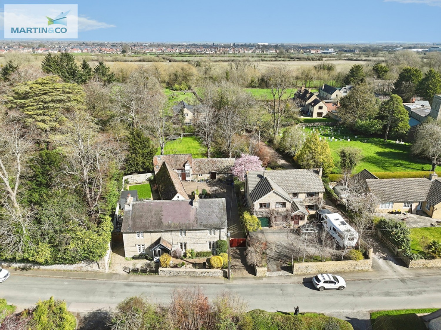 4 bedroom House for Sale Alchester Road, Chesterton, Bicester