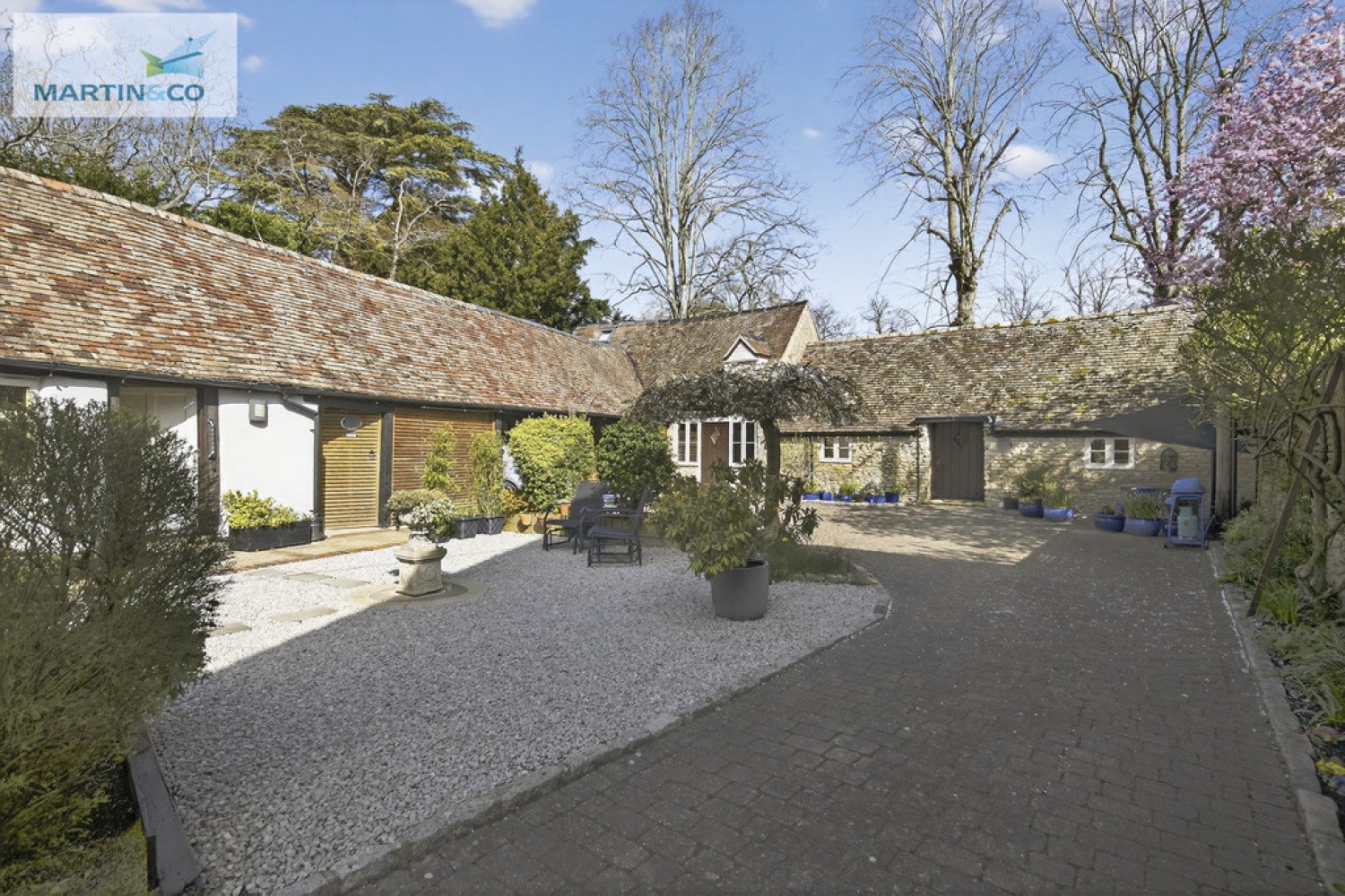 4 bedroom House for Sale Alchester Road, Chesterton, Bicester