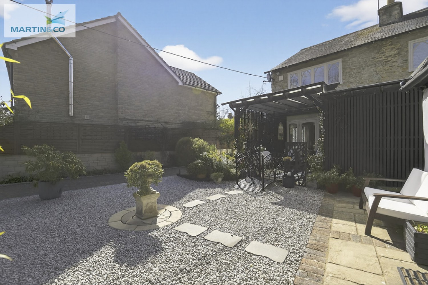 4 bedroom House for Sale Alchester Road, Chesterton, Bicester