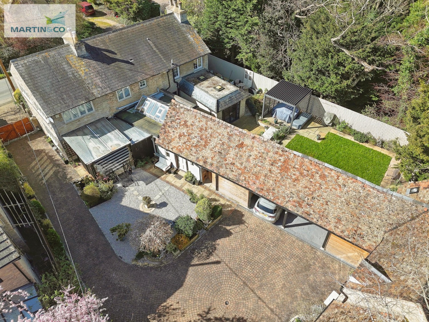 4 bedroom House for Sale Alchester Road, Chesterton, Bicester