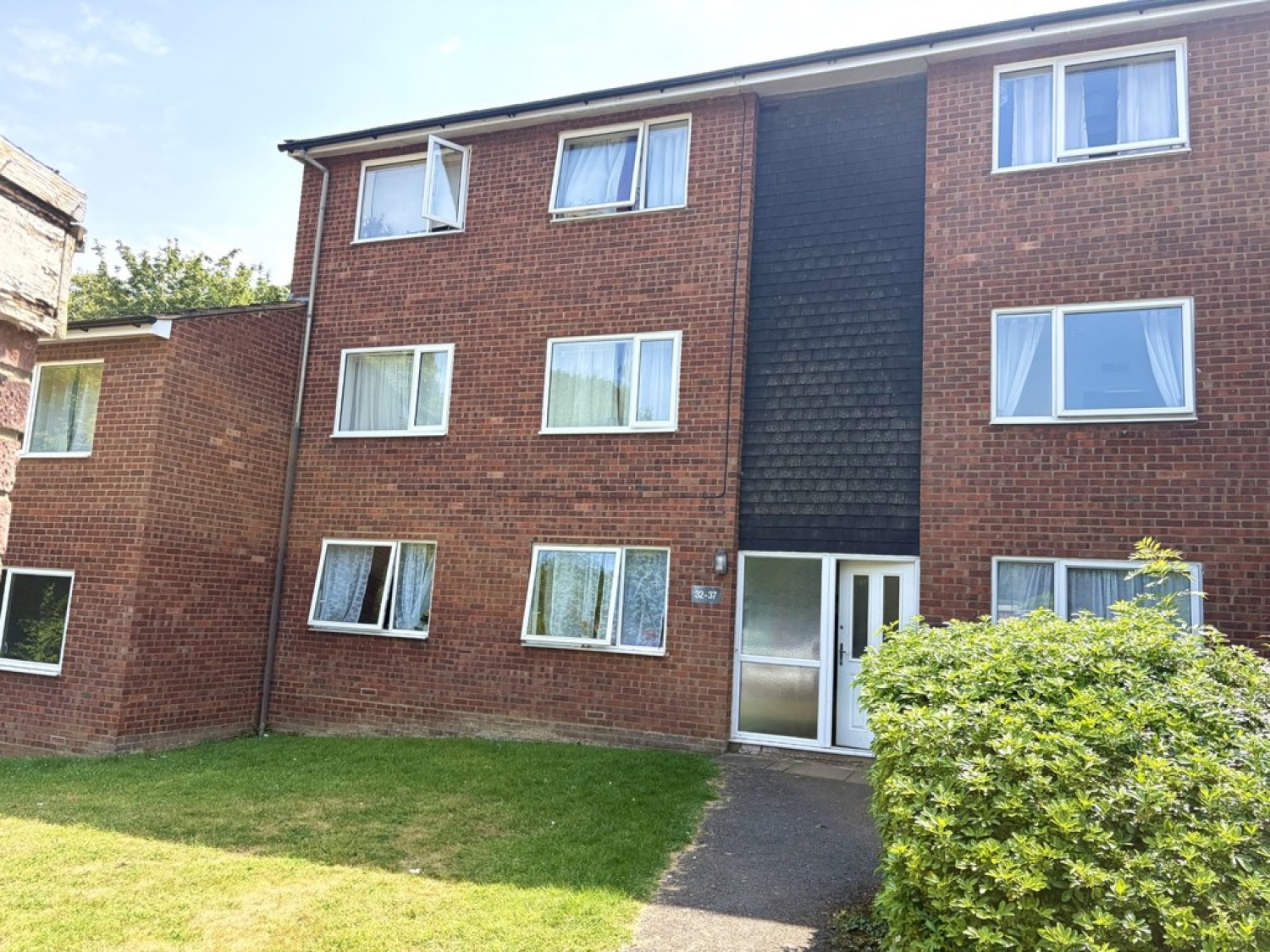 2 bedroom Flat for Sale Greenhill Court, Lodge Close, Banbury