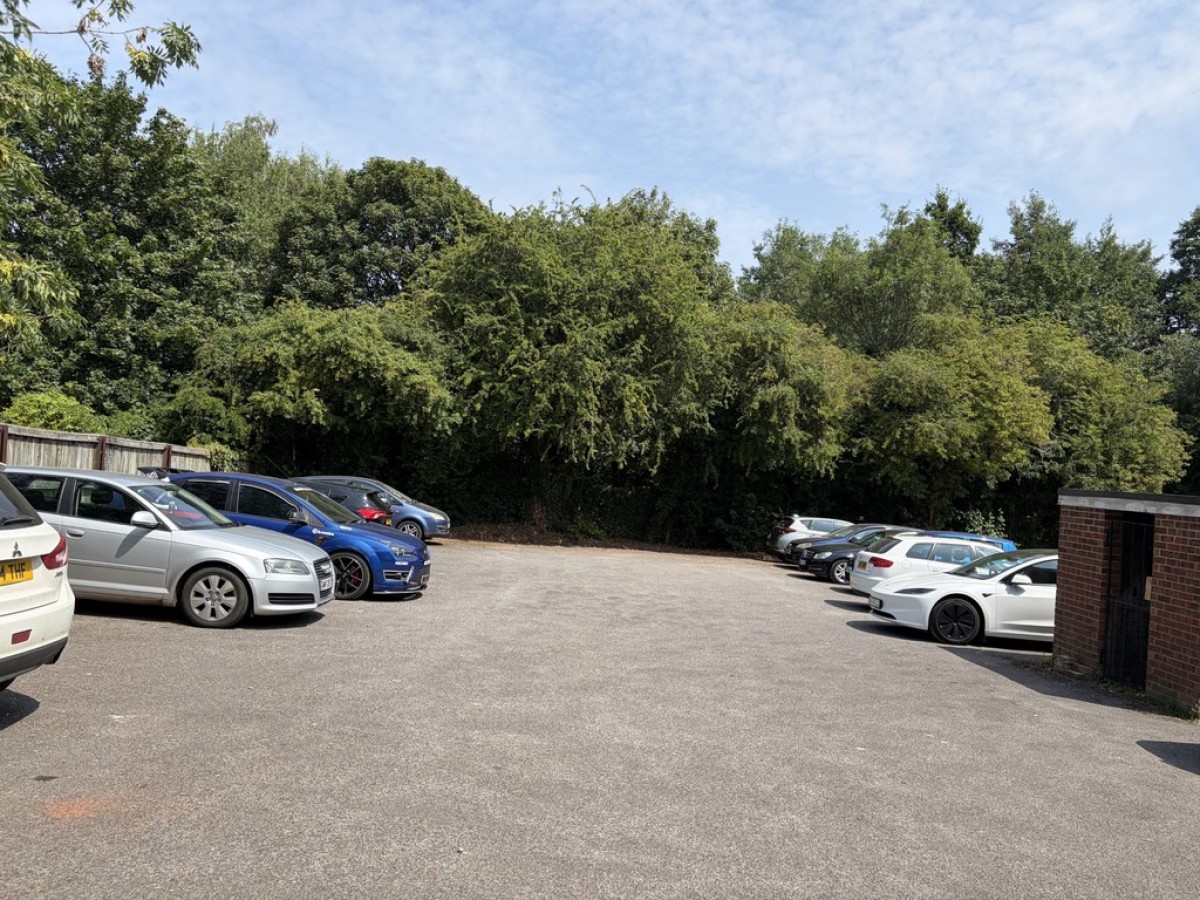 Greenhill Court, Lodge Close, Banbury