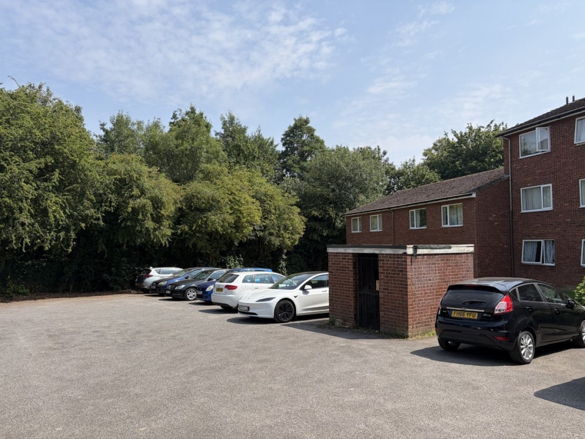Greenhill Court, Lodge Close, Banbury
