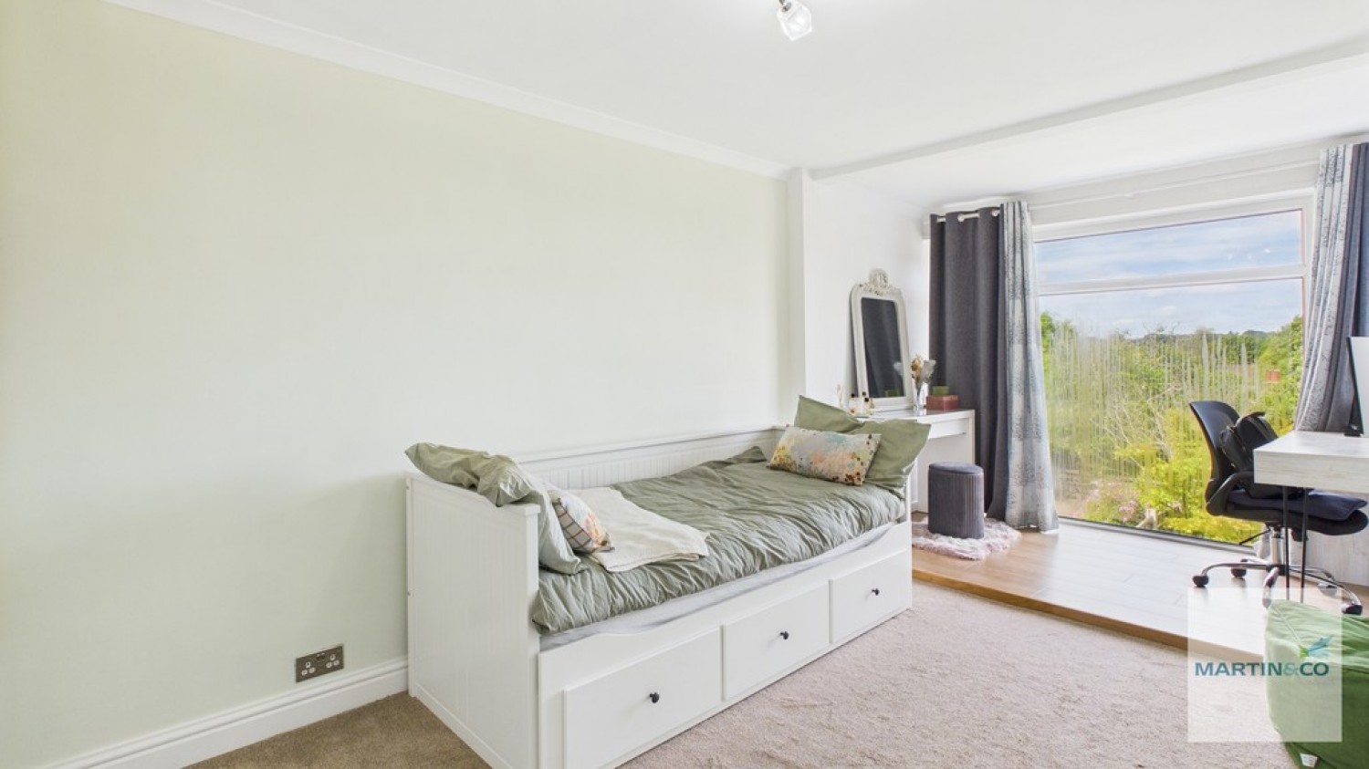 Lichfield Road, Four Oaks, B74 4EG