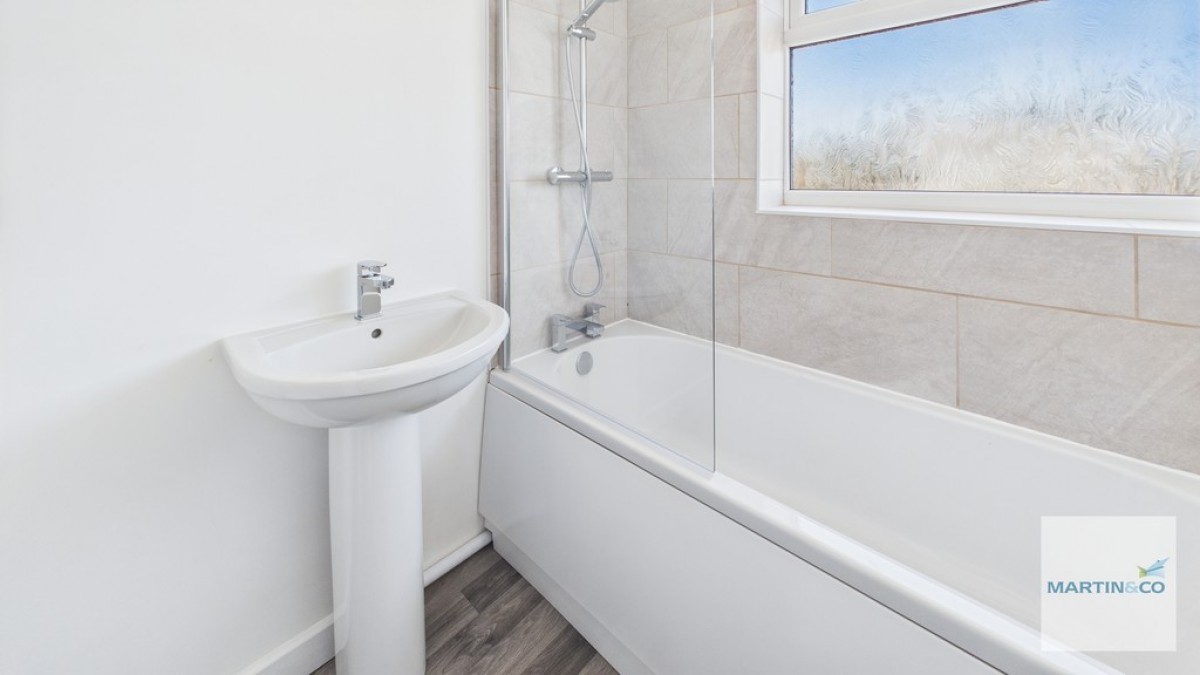 Lowlands Avenue, Streetly, B74 3QN