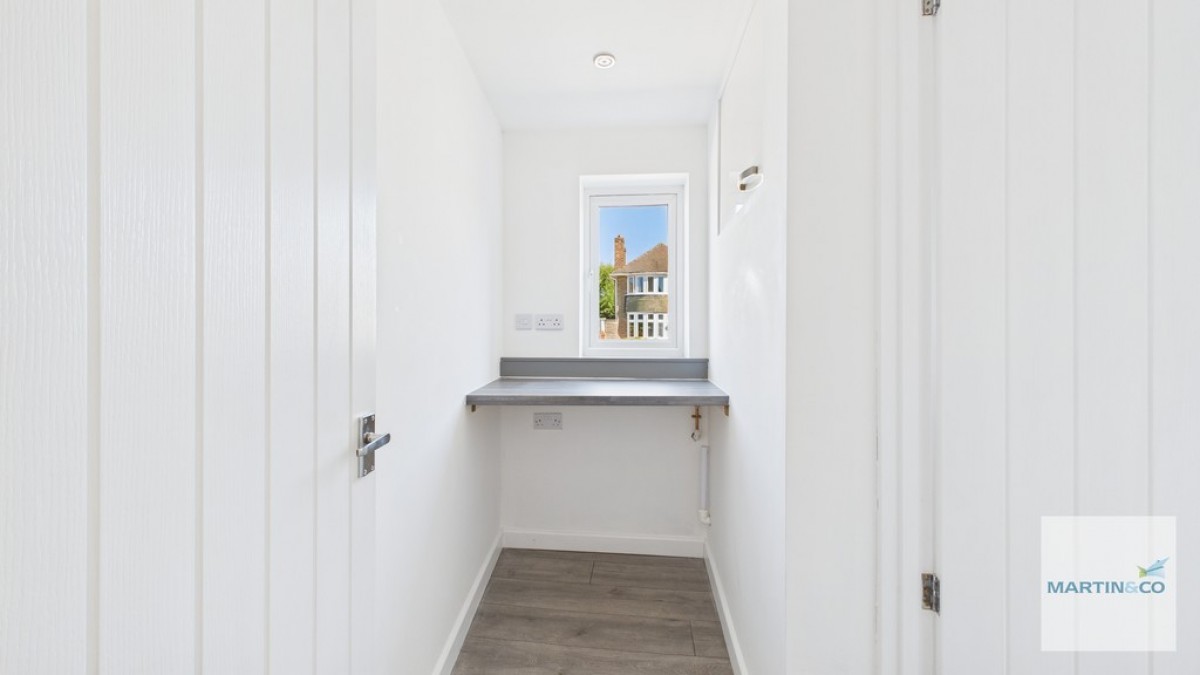 Lowlands Avenue, Streetly, B74 3QN