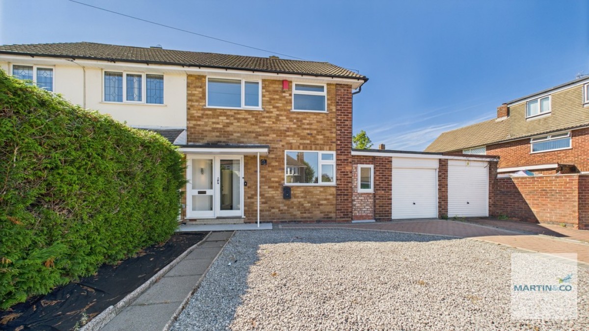 Lowlands Avenue, Streetly, B74 3QN