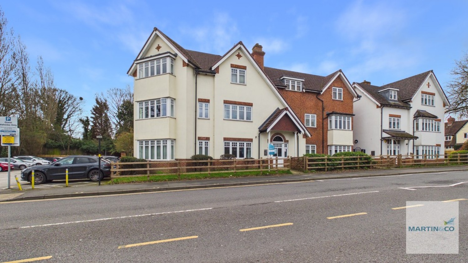 2 bedroom Flat for Sale Sutton Coldfield, Birmingham