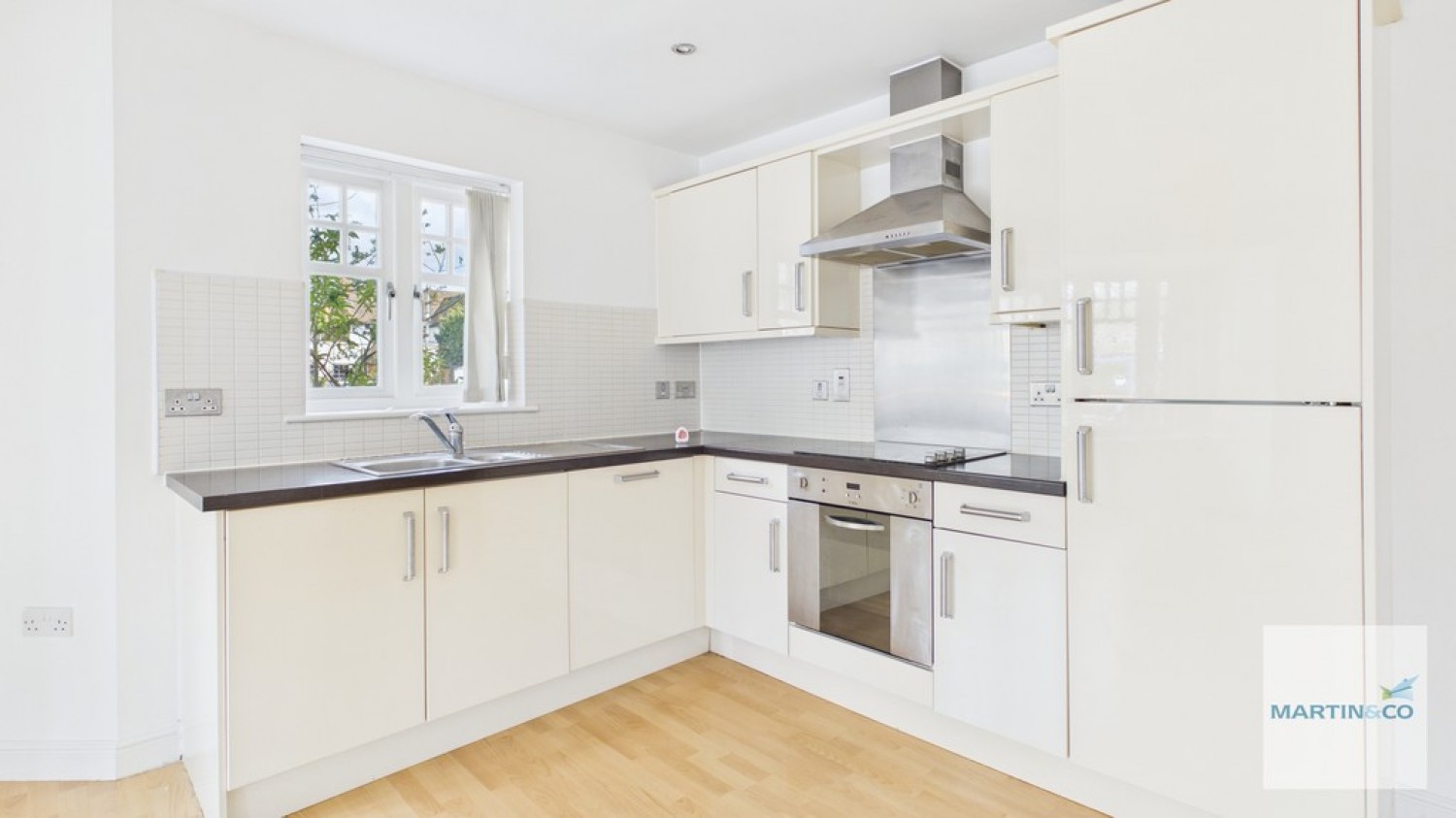 2 bedroom Flat for Sale Sutton Coldfield, Birmingham