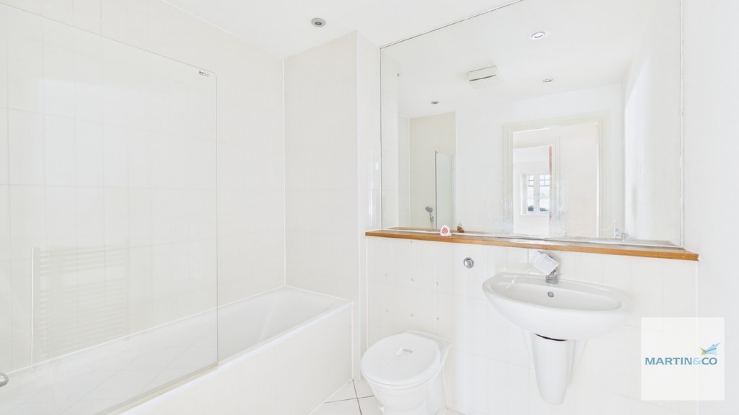 2 bedroom Flat for Sale Sutton Coldfield, Birmingham