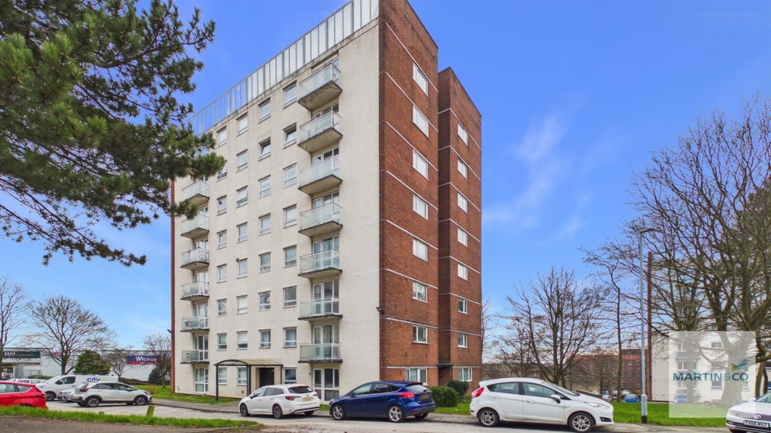 2 bedroom Flat for Sale Hobs Road, Lichfield, Staffs