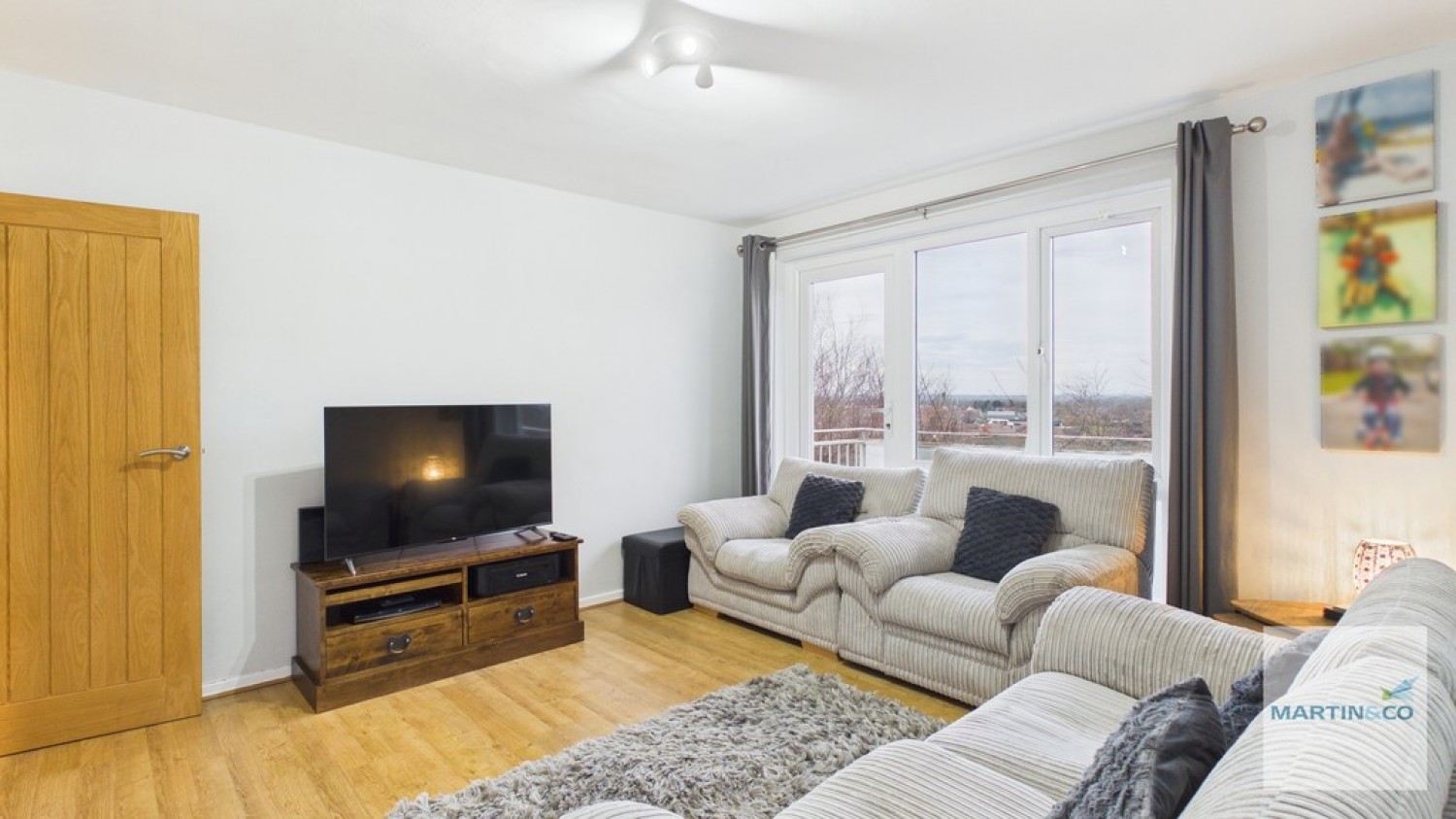 2 bedroom Flat for Sale Hobs Road, Lichfield, Staffs