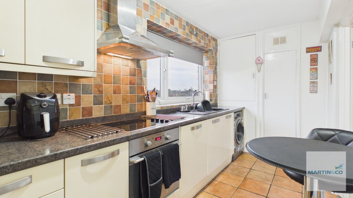 2 bedroom Flat for Sale Hobs Road, Lichfield, Staffs