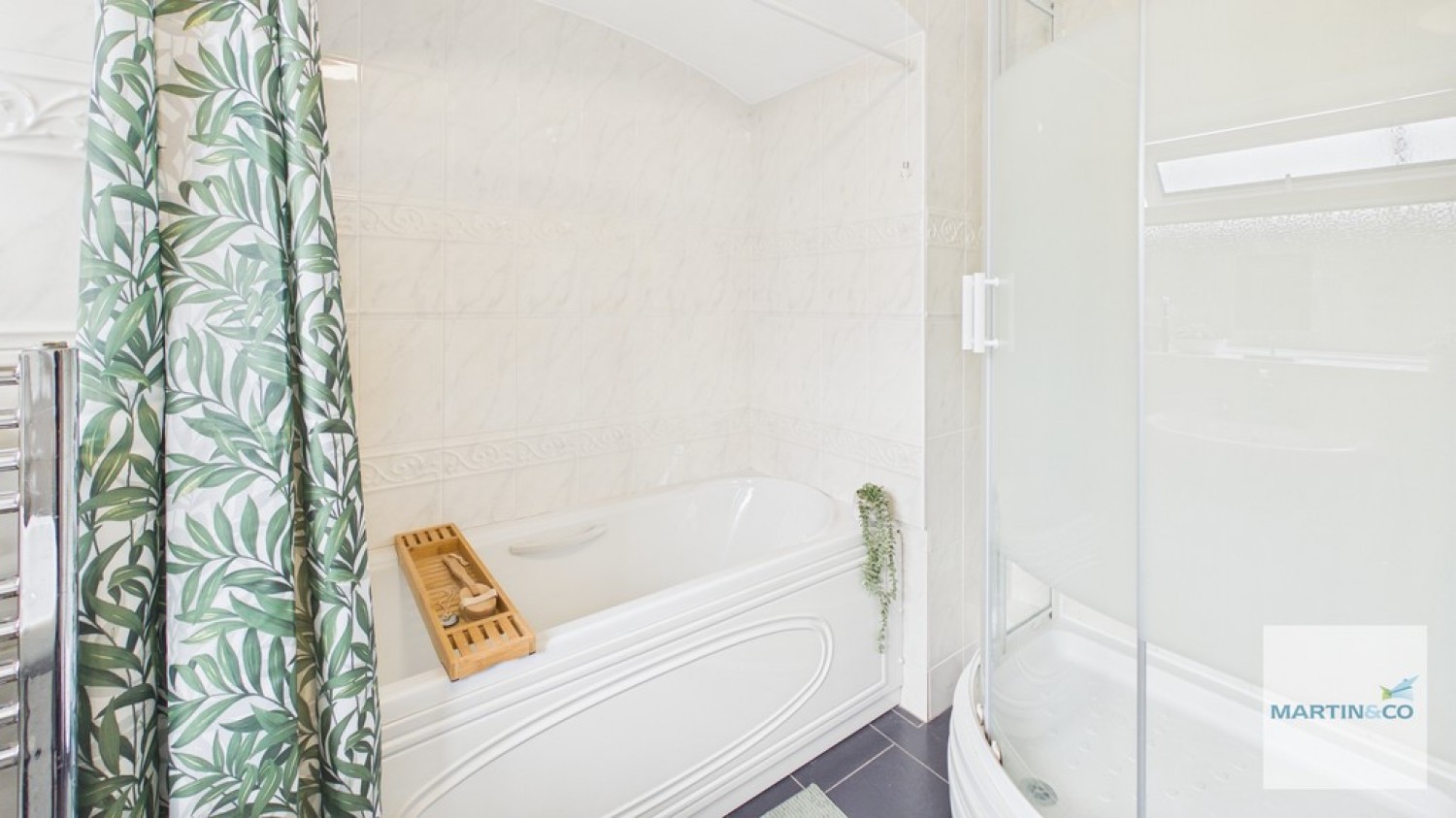 3 bedroom Bungalow for Sale Walmley, Sutton Coldfield, Birmingham