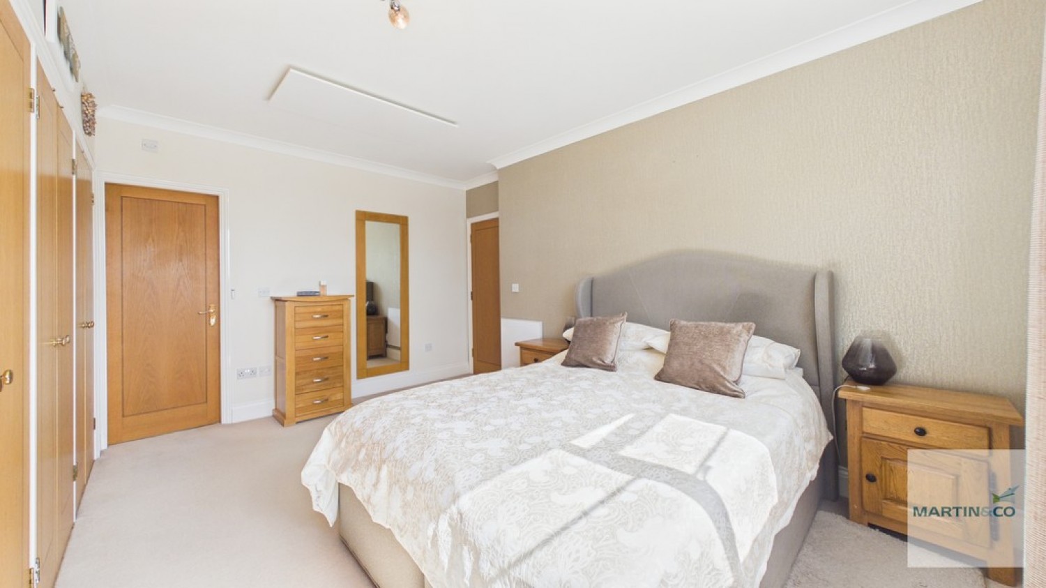 2 bedroom Flat for Sale Caversham Place, Sutton Coldfield