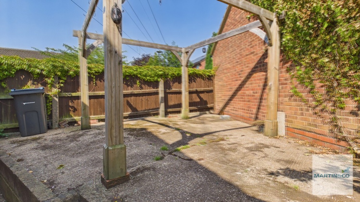 3 bedroom House for Sale Walmley, Birmingham