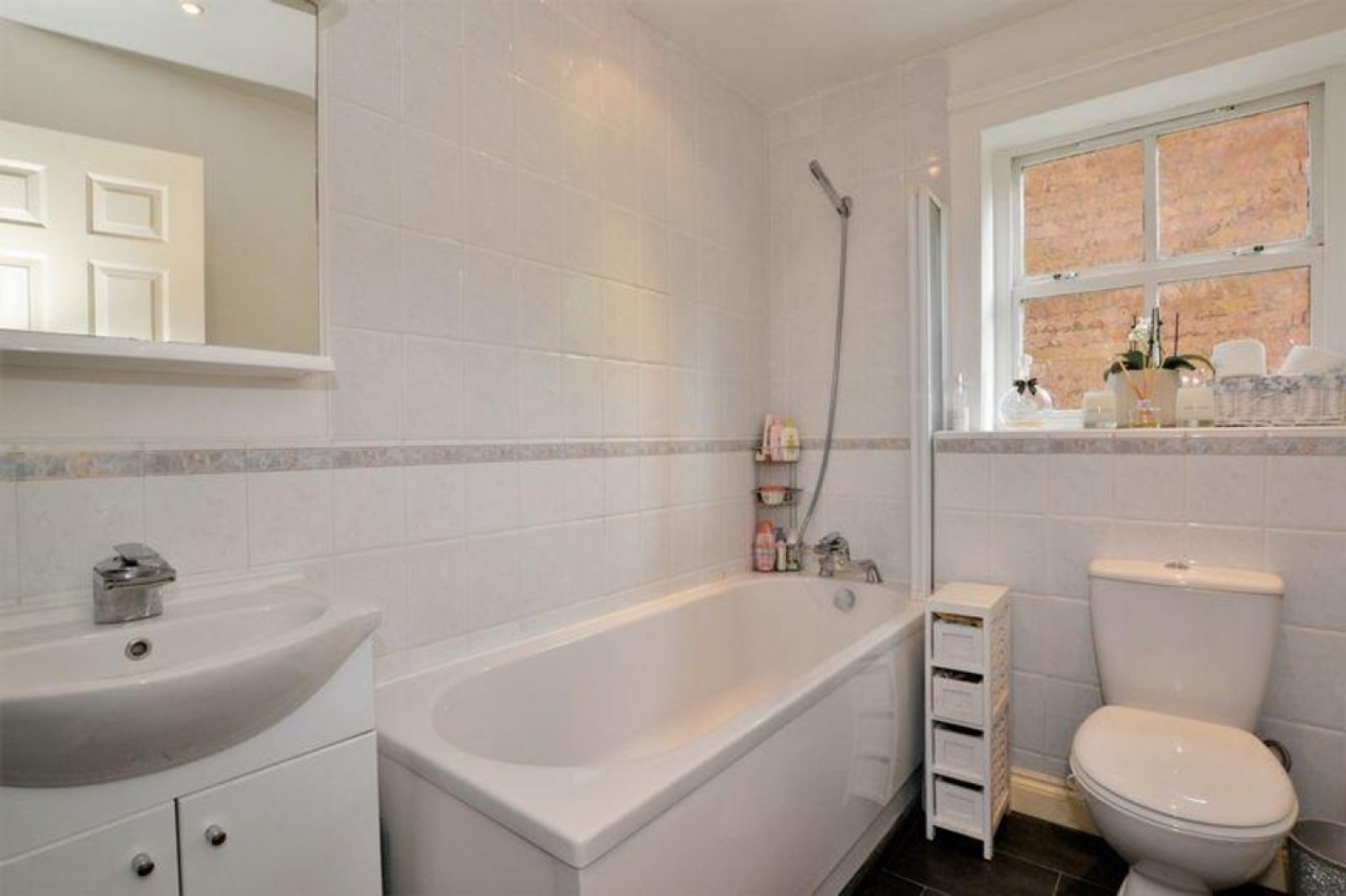 3 bedroom House in Morris Close, London