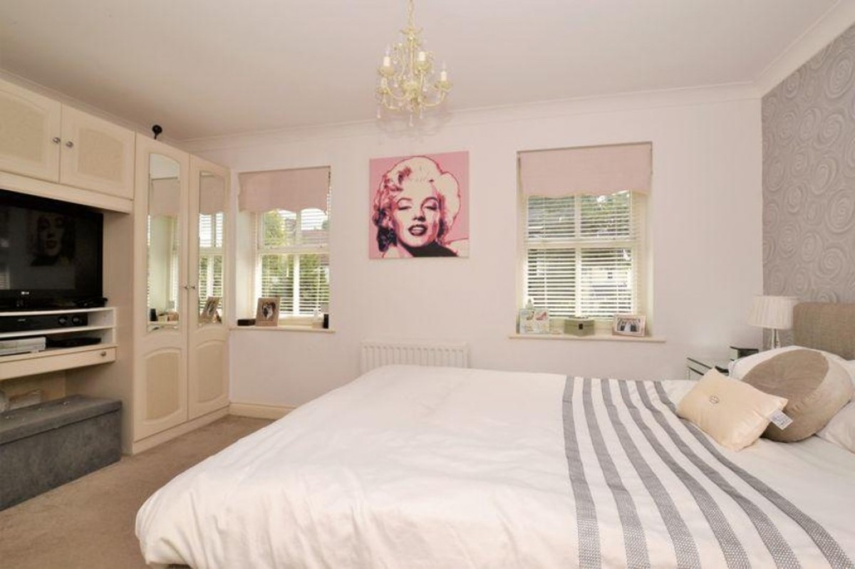 Morris Close, London