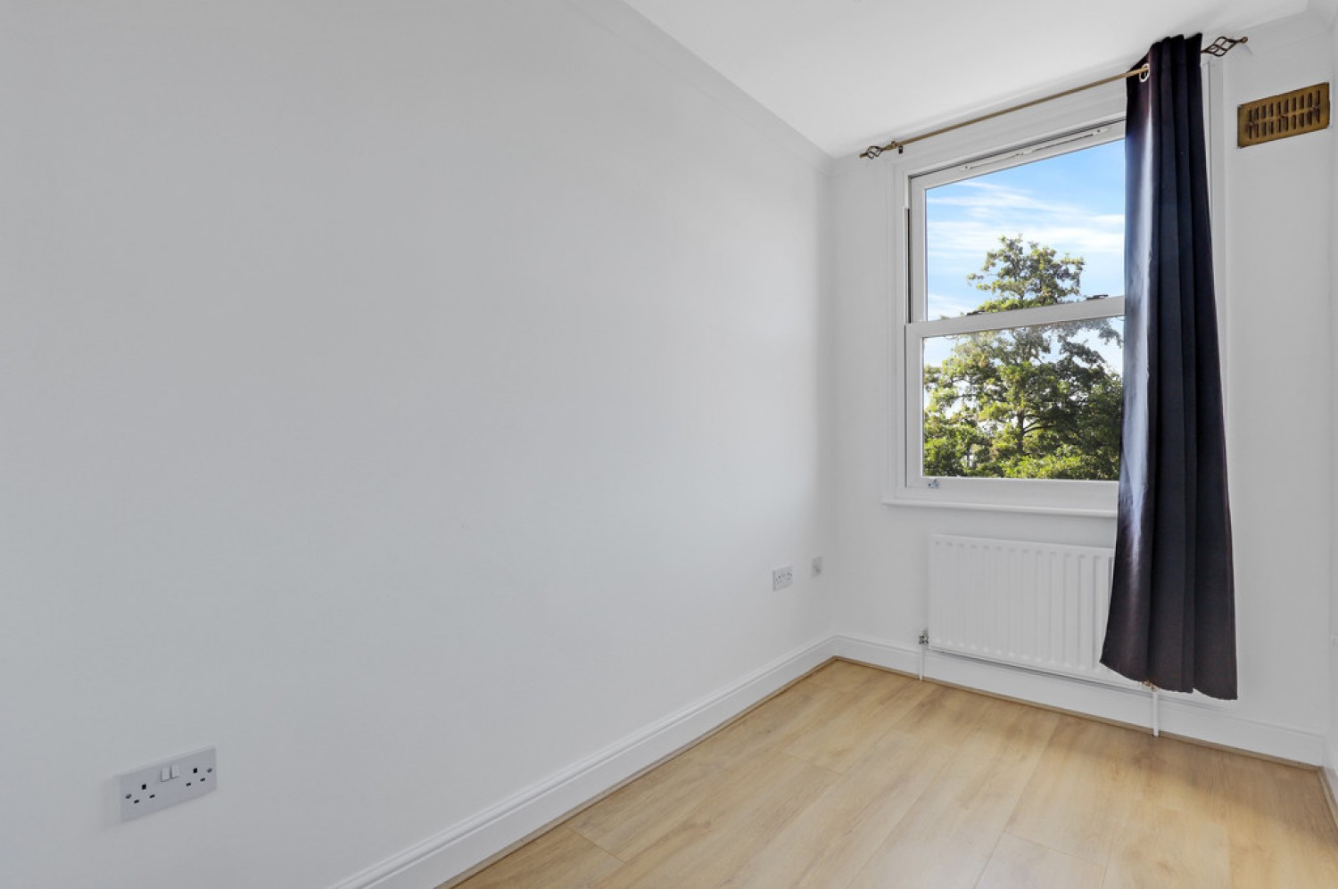 2 bedroom Flat for Sale Beckenham Road, Beckenham